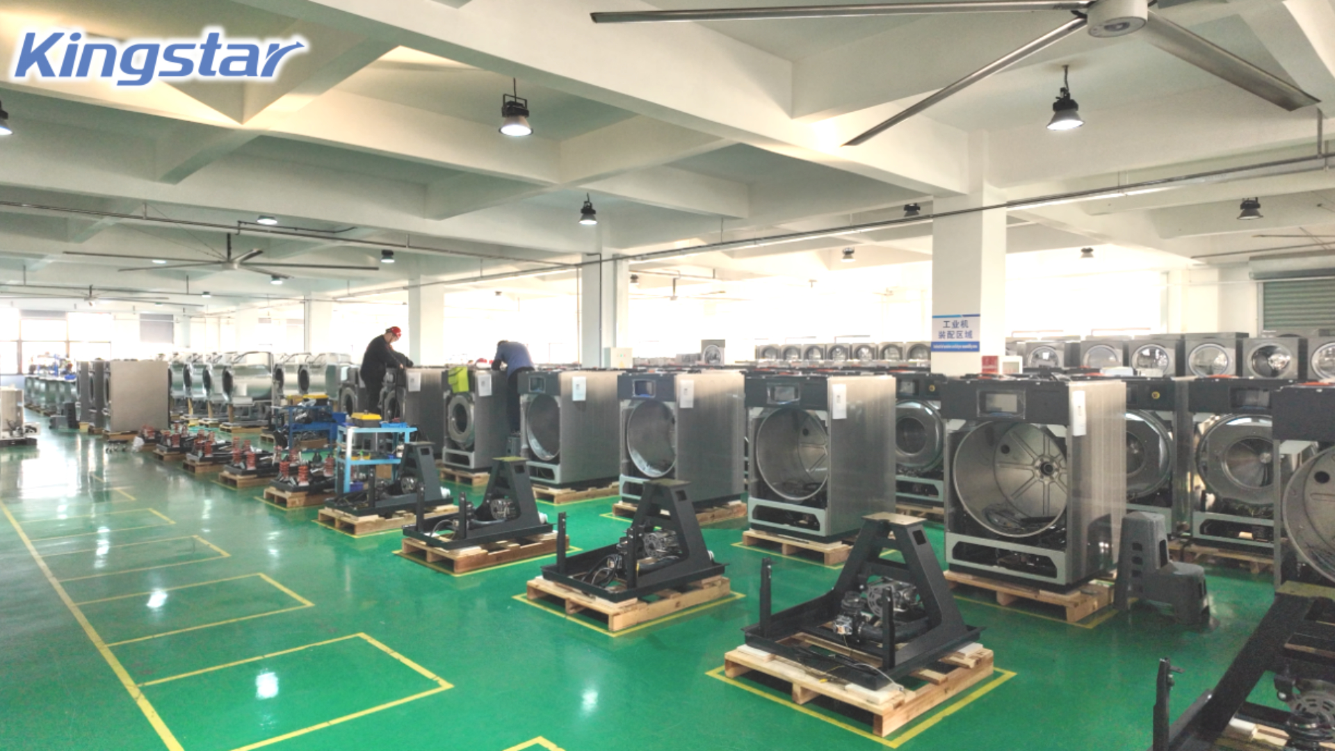 Výběr bělicích prostředků pro různé tkaniny v prádelnách