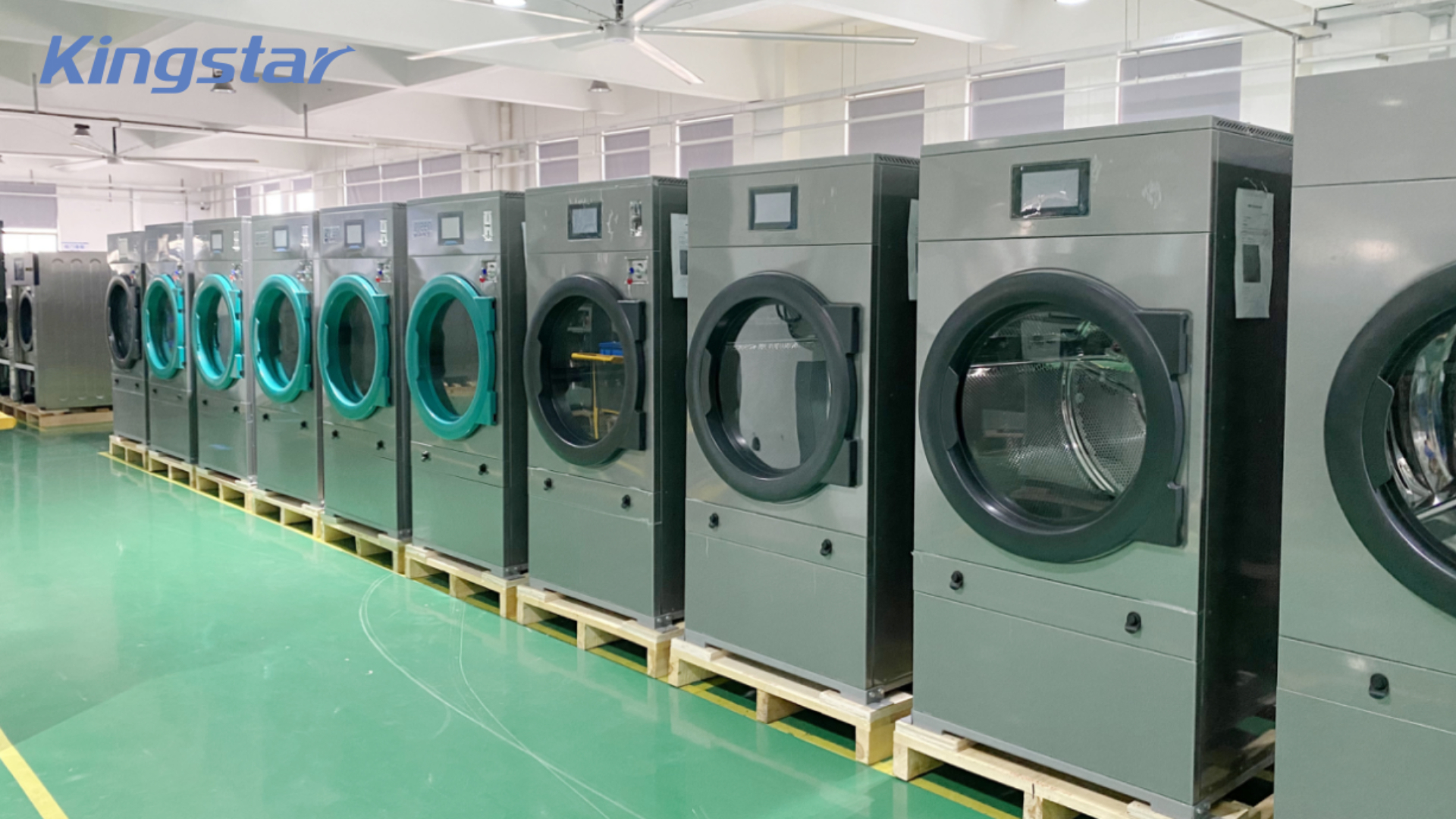 Zvládnutí teploty žehlení: Jak prádelny zajišťují dokonalé konečné výsledky